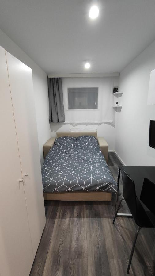 Metro-House 24H --Fakturavat-- Apartment Sroda Slaska Exterior photo