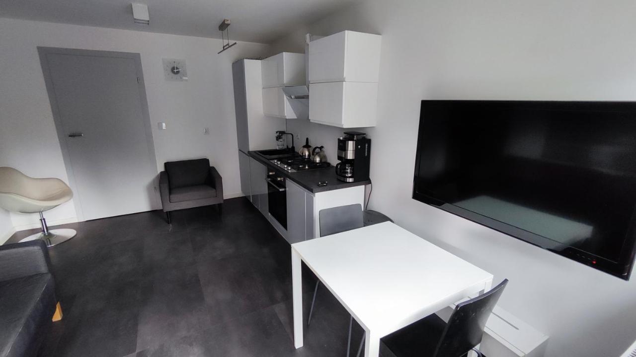 Metro-House 24H --Fakturavat-- Apartment Sroda Slaska Exterior photo